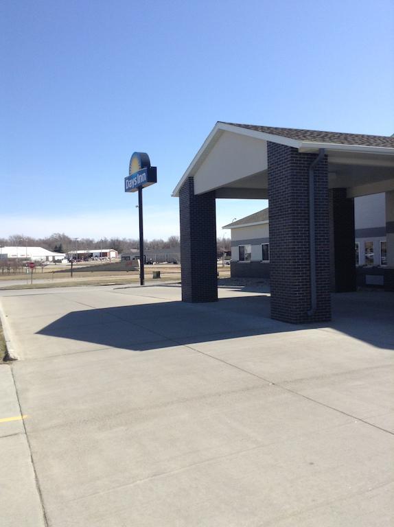 Days Inn By Wyndham Carroll Exterior foto